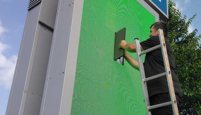 Montage | Wartung | Service an LED-Screens
